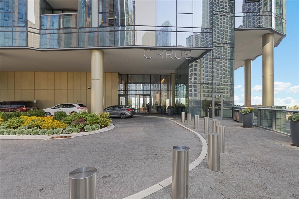 211 N Harbor Drive 409