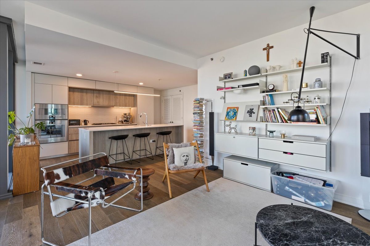 211 N Harbor Drive 409