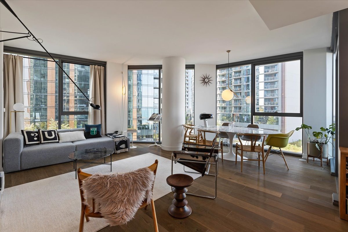 211 N Harbor Drive 409
