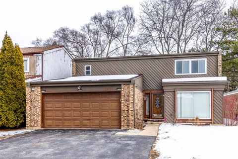 Photo of 2431 Cobblewood Drive, Northbrook, IL 60062 (MLS # 12562918)