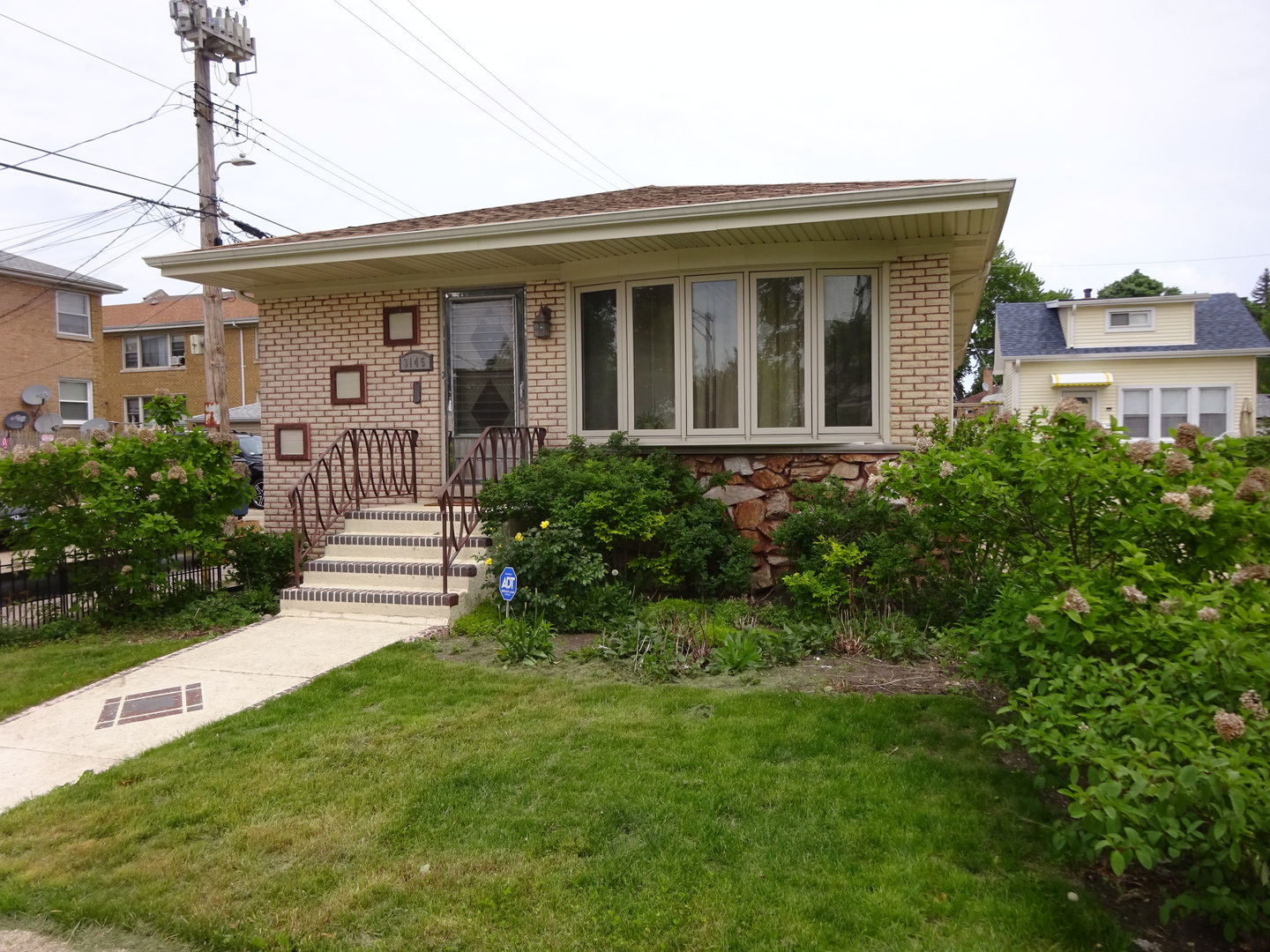 3145 N NORMANDY Avenue