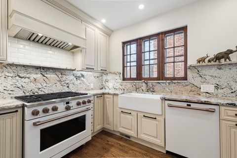 Tiny photo for 1111 Woodbine Avenue, Oak Park, IL 60302 (MLS # 12620763)