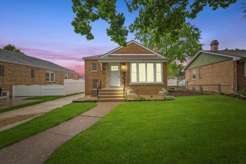 A home in Evergreen Park