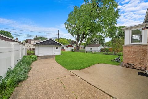 A home in Evergreen Park