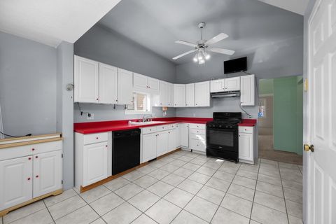 Tiny photo for 621 S Birchwood Avenue, Davenport, IA 52802 (MLS # 12613594)