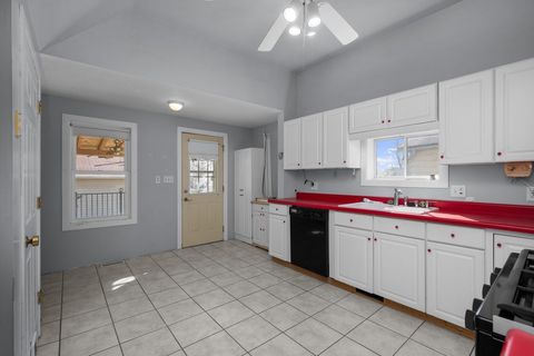 Tiny photo for 621 S Birchwood Avenue, Davenport, IA 52802 (MLS # 12613594)