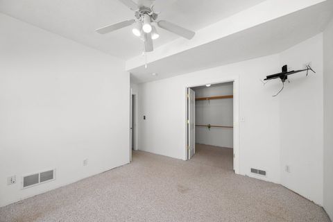 Tiny photo for 621 S Birchwood Avenue, Davenport, IA 52802 (MLS # 12613594)