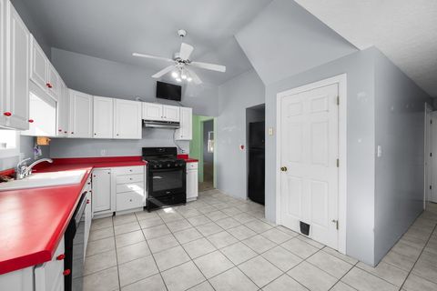 Tiny photo for 621 S Birchwood Avenue, Davenport, IA 52802 (MLS # 12613594)