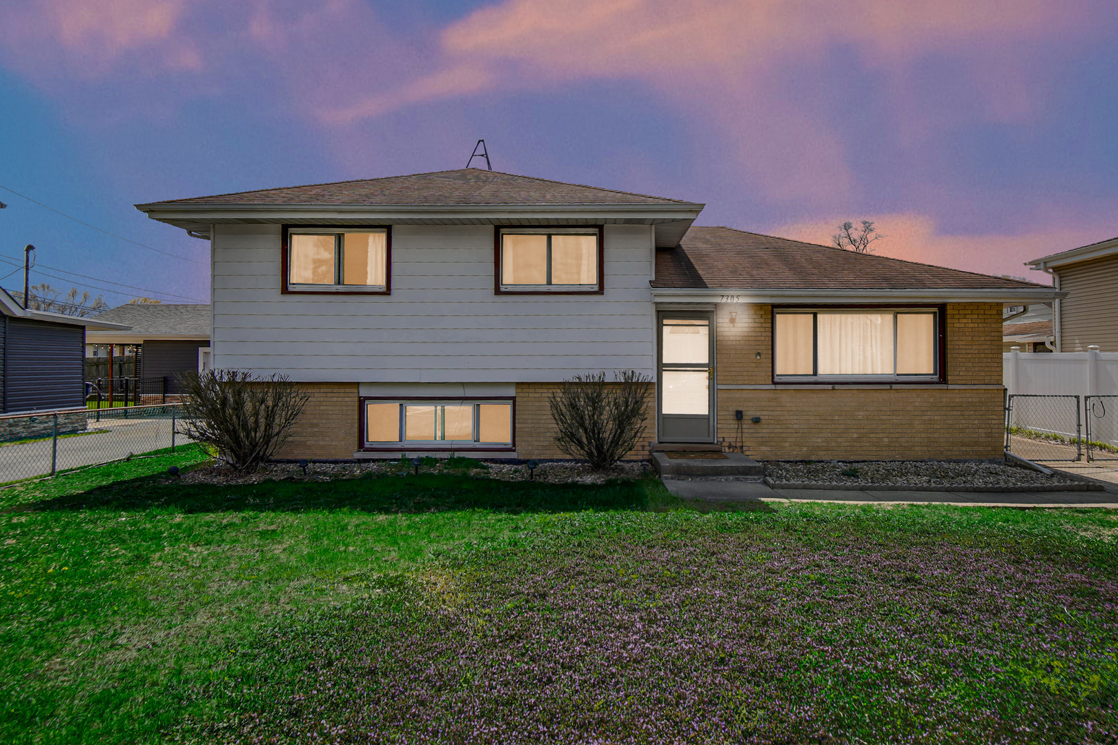 7305 W 75th Street