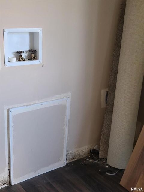 Tiny photo for 16035 Caplinger Pond Road, Marion, IL 62959 (MLS # EB459695)