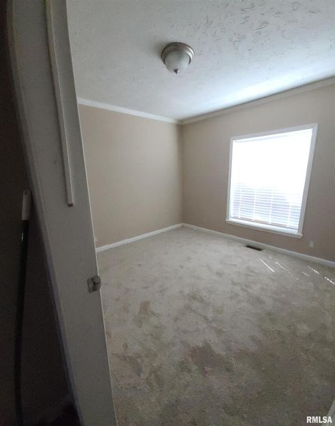 Tiny photo for 16035 Caplinger Pond Road, Marion, IL 62959 (MLS # EB459695)