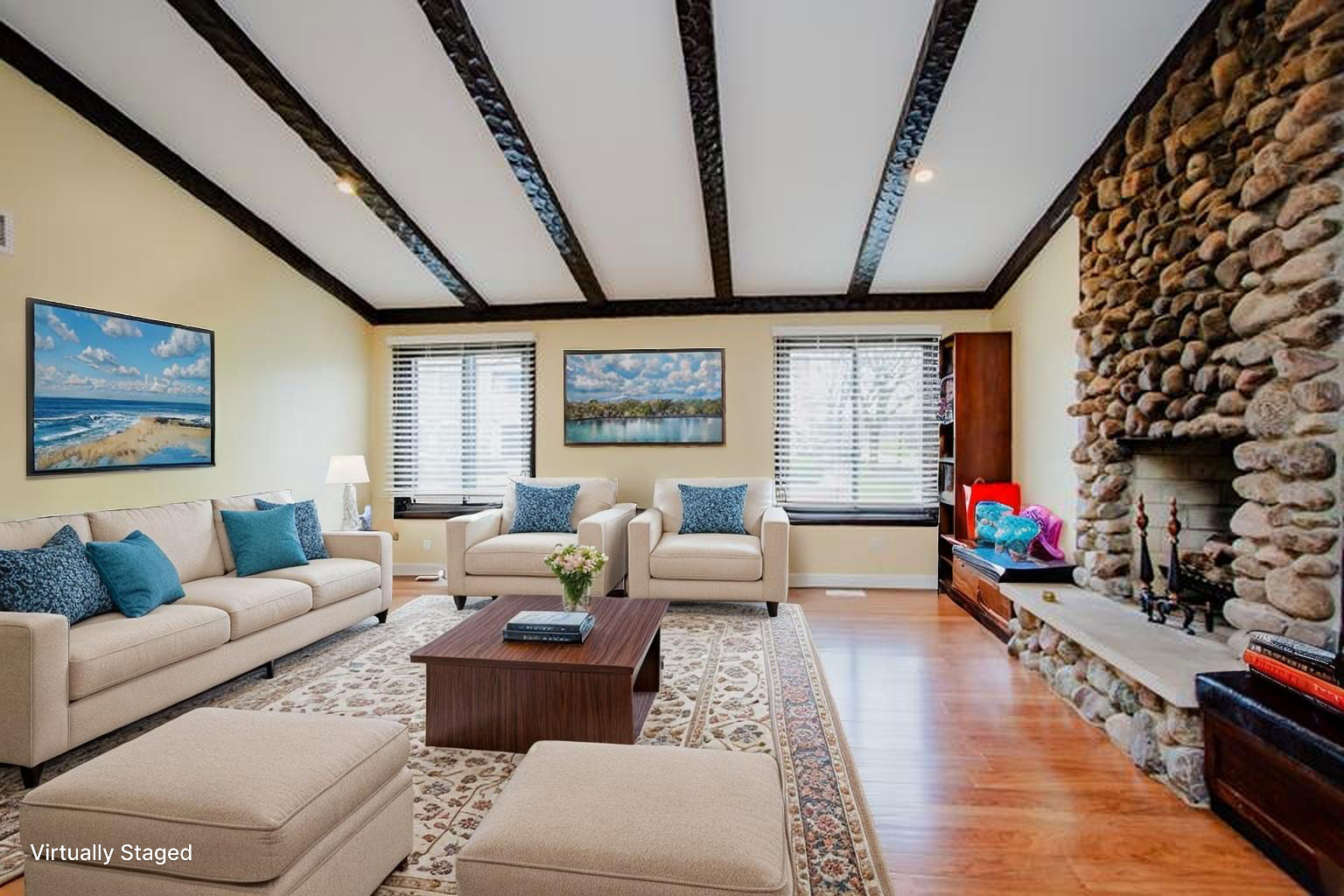 211 W Hanover Place