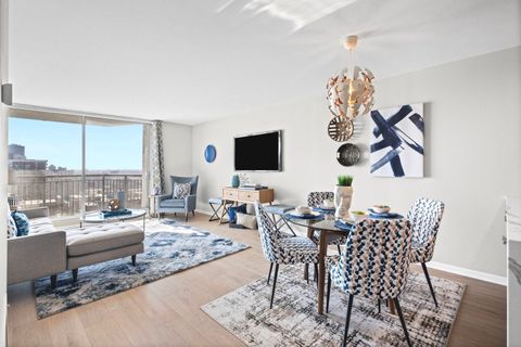 Tiny photo for 6007 N Sheridan Road #23G, Chicago, IL 60660 (MLS # 12619477)