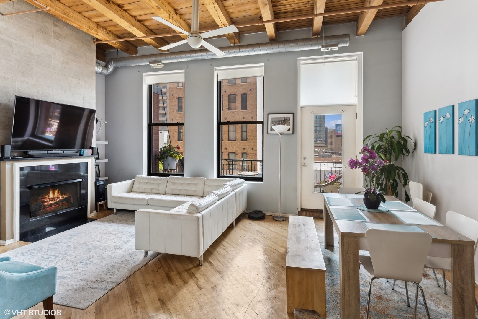 616 W Fulton Street 216