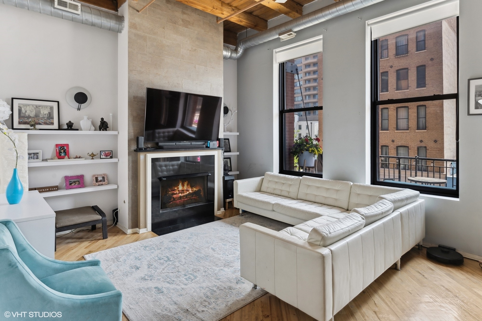 616 W Fulton Street 216