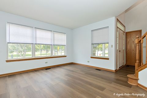 Tiny photo for 179 Cascade Drive, Crystal Lake, IL 60012 (MLS # 12448883)