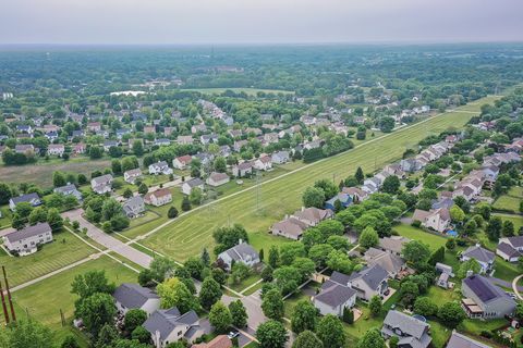 Tiny photo for 179 Cascade Drive, Crystal Lake, IL 60012 (MLS # 12448883)