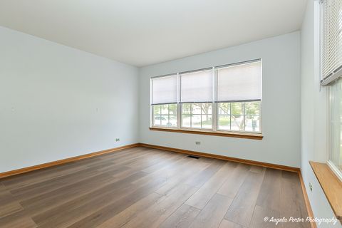 Tiny photo for 179 Cascade Drive, Crystal Lake, IL 60012 (MLS # 12448883)