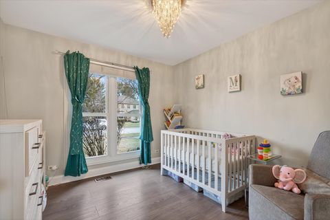 Tiny photo for 2010 N Oak Wood Drive, Arlington Heights, IL 60004 (MLS # 12544871)