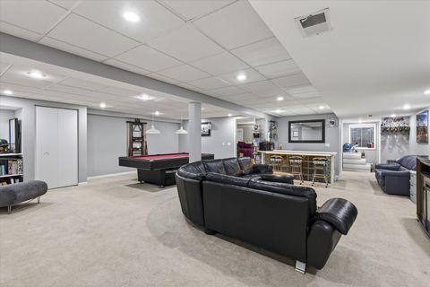 Tiny photo for 2010 N Oak Wood Drive, Arlington Heights, IL 60004 (MLS # 12544871)