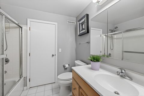 Tiny photo for 2010 N Oak Wood Drive, Arlington Heights, IL 60004 (MLS # 12544871)