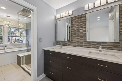 Tiny photo for 2010 N Oak Wood Drive, Arlington Heights, IL 60004 (MLS # 12544871)