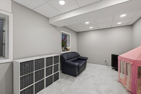 Tiny photo for 2010 N Oak Wood Drive, Arlington Heights, IL 60004 (MLS # 12544871)