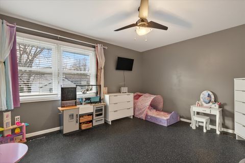 Tiny photo for 2010 N Oak Wood Drive, Arlington Heights, IL 60004 (MLS # 12544871)