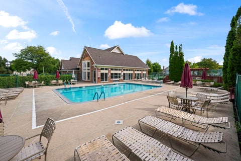 Tiny photo for 2017 N Charter Point Drive, Arlington Heights, IL 60004 (MLS # 12759383)