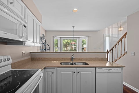 Tiny photo for 2017 N Charter Point Drive, Arlington Heights, IL 60004 (MLS # 12759383)