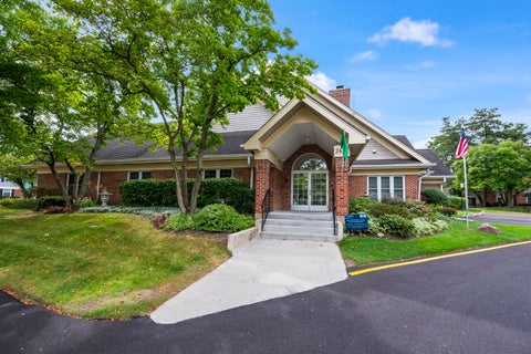 Tiny photo for 2017 N Charter Point Drive, Arlington Heights, IL 60004 (MLS # 12759383)