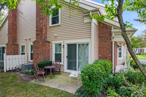 Tiny photo for 2017 N Charter Point Drive, Arlington Heights, IL 60004 (MLS # 12759383)
