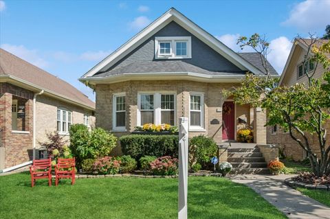 Photo of 2705 Lincolnwood Drive, Evanston, IL 60201 (MLS # 12481136)