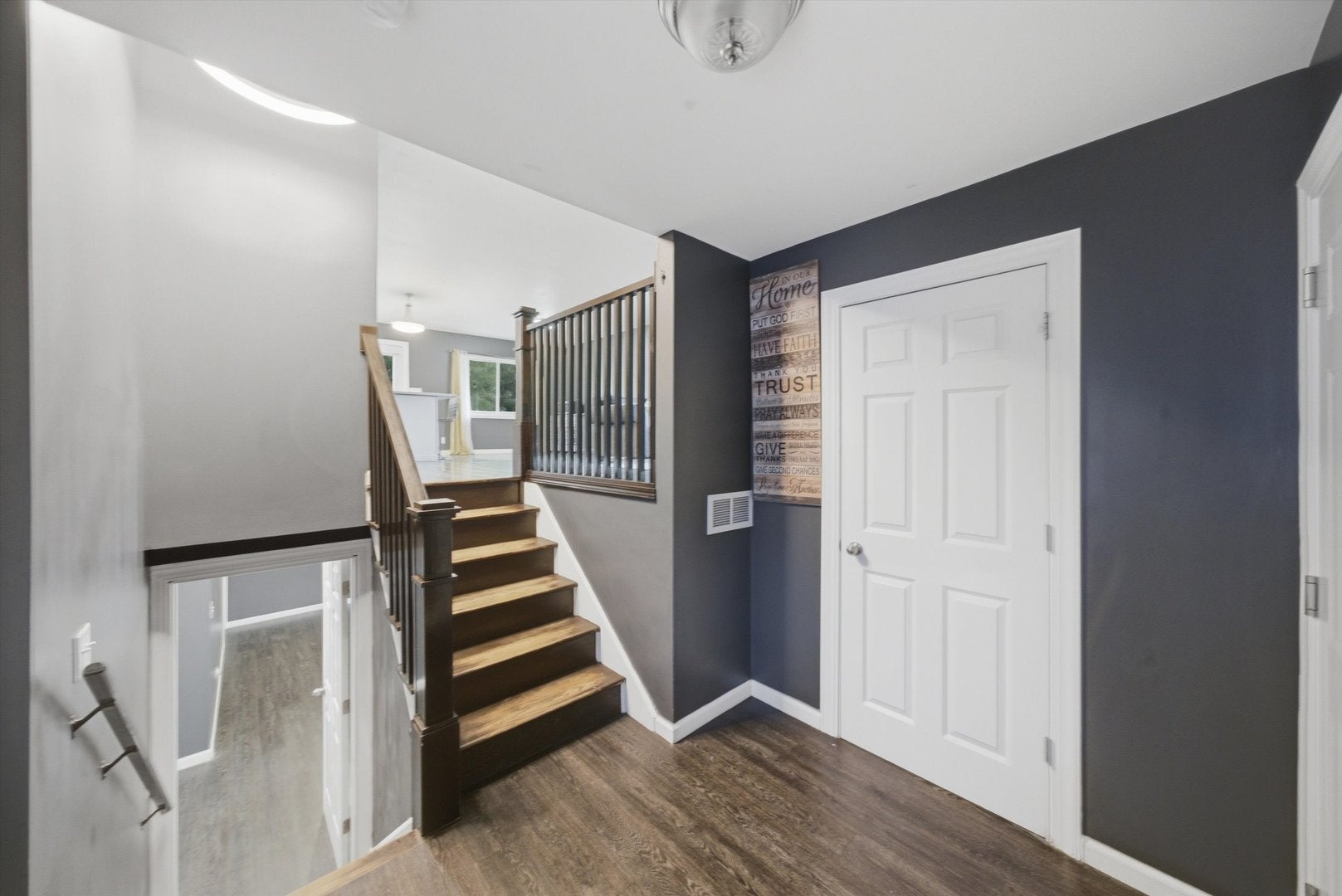 1204 Lincoln Court