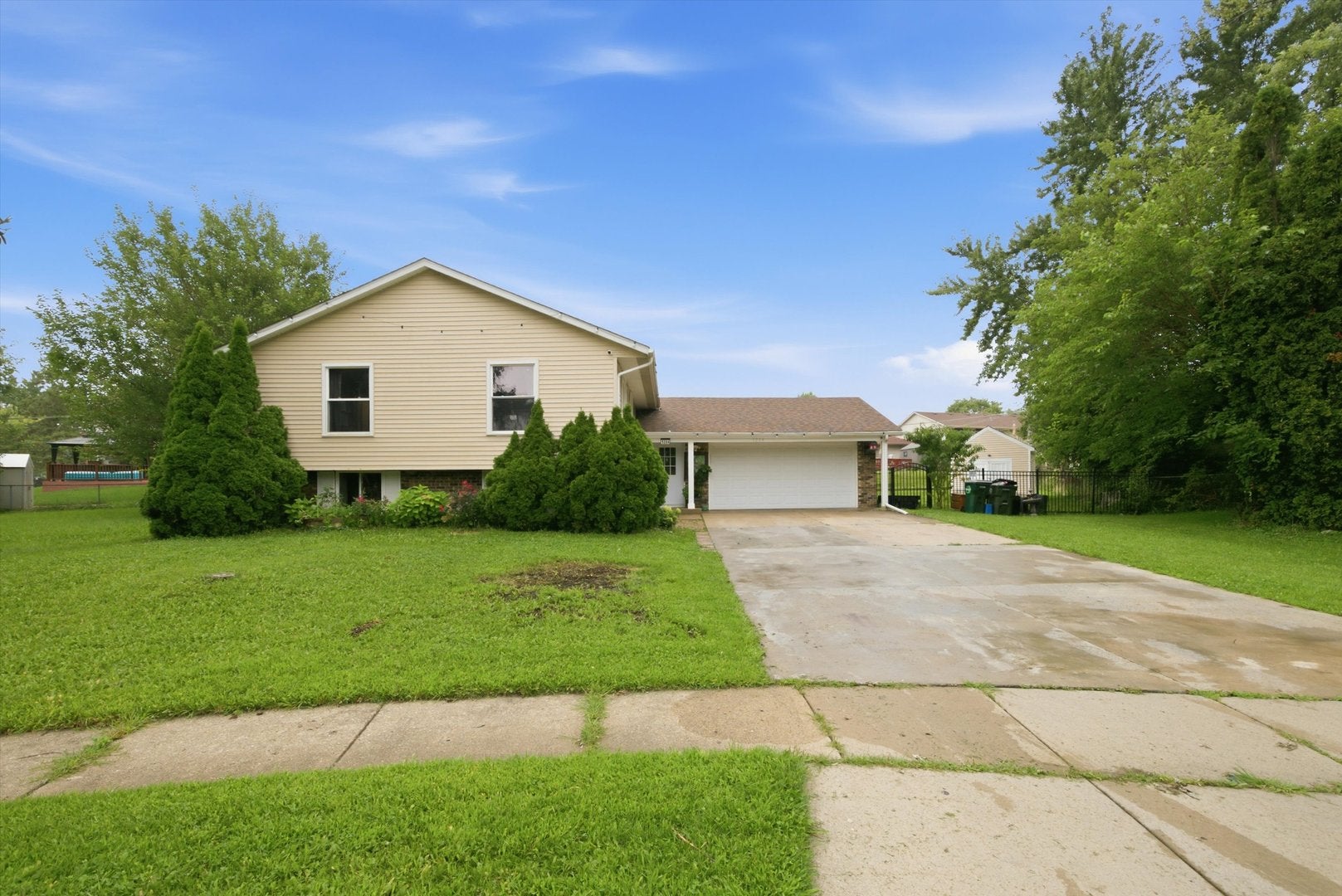 1204 Lincoln Court