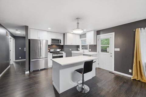 Tiny photo for 1204 Lincoln Court, Streamwood, IL 60107 (MLS # 12733759)