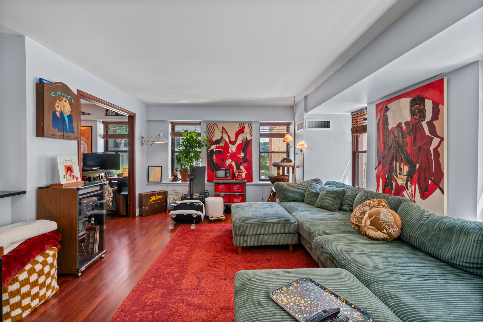 40 E 9th Street 302