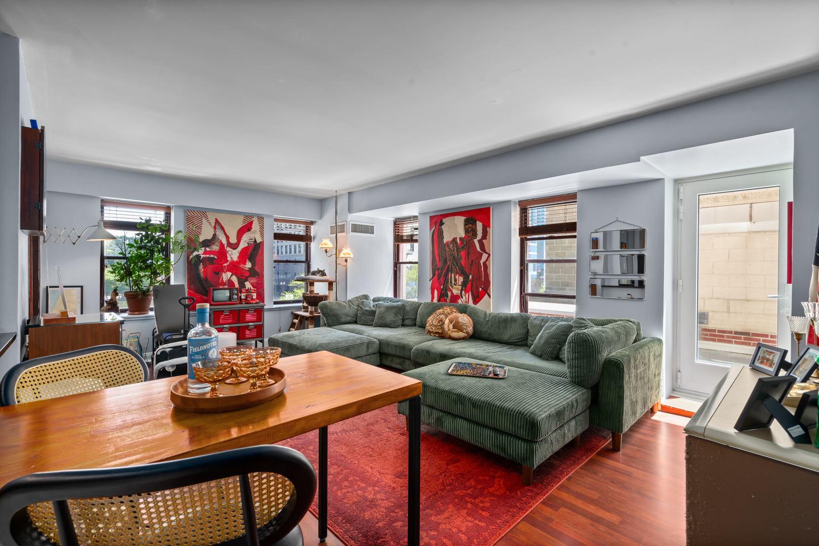 40 E 9th Street 302