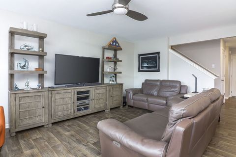 Tiny photo for 2084 Canyon Creek Court, Aurora, IL 60503 (MLS # 12521727)