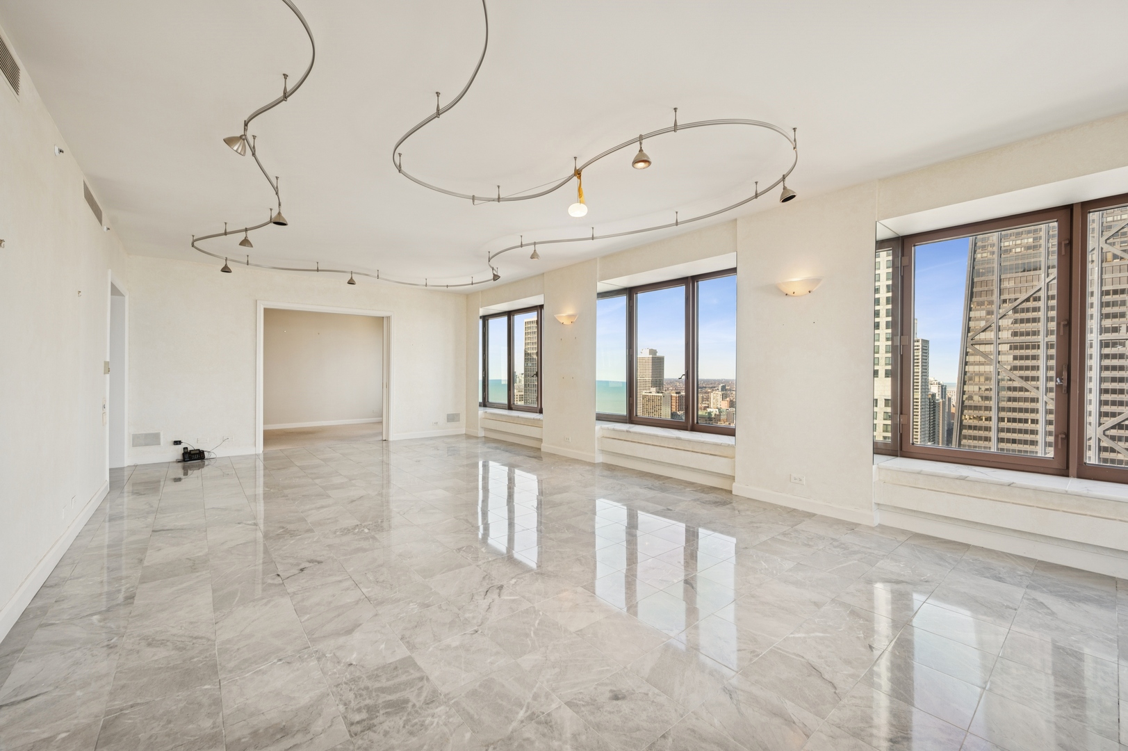 161 E Chicago Avenue 32AH