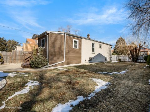 Tiny photo for 1510 Gunderson Avenue, Berwyn, IL 60402 (MLS # 12571548)