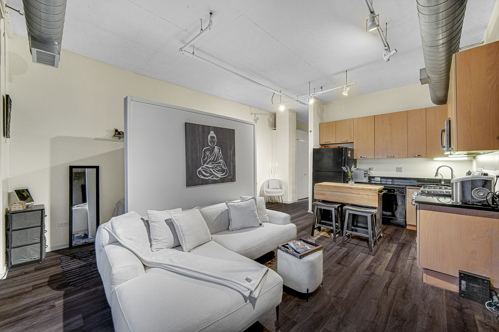 212 E CULLERTON Street 811