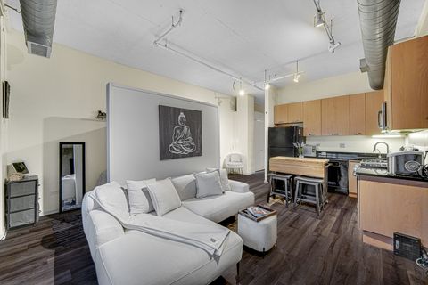 Tiny photo for 212 E CULLERTON Street #811, Chicago, IL 60616 (MLS # 12538950)