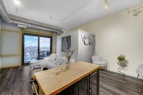 Tiny photo for 212 E CULLERTON Street #811, Chicago, IL 60616 (MLS # 12538950)