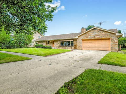 Tiny photo for 1324 S 3rd Street, St. Charles, IL 60174 (MLS # 12737260)