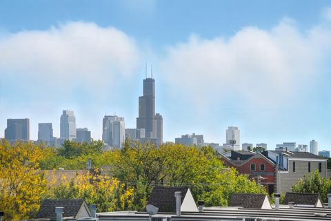 Tiny photo for 2649 N Hermitage Avenue, Chicago, IL 60614 (MLS # 12484495)