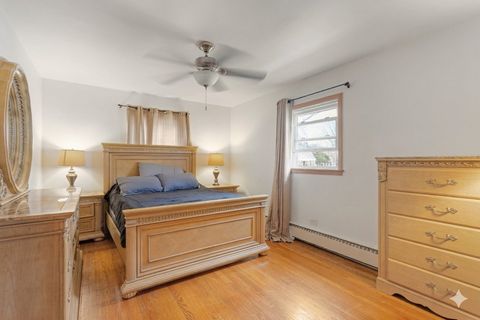 Tiny photo for 4249 Custer Avenue, Lyons, IL 60534 (MLS # 12589380)