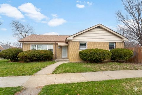 Photo of 4249 Custer Avenue, Lyons, IL 60534 (MLS # 12589380)