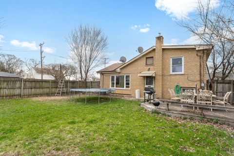 Tiny photo for 4249 Custer Avenue, Lyons, IL 60534 (MLS # 12589380)