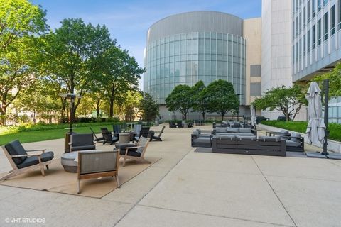 Tiny photo for 500 W Superior Street #1307, Chicago, IL 60654 (MLS # 12605840)